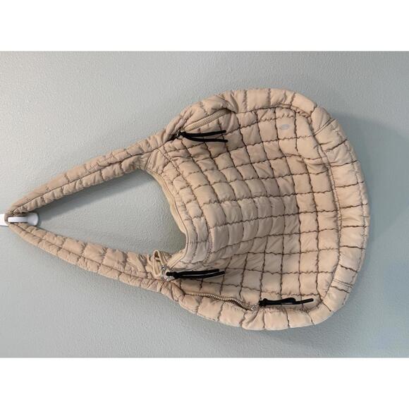 NWOT Free People Movement Quilted Carryall Bag Off White - Picture 2 of 8